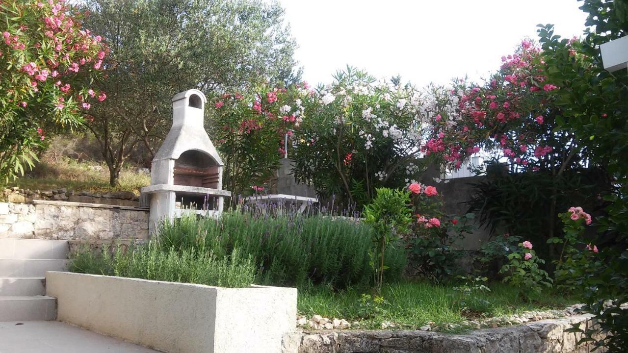 Studio Apartman Kornelija Lumbarda Exterior photo